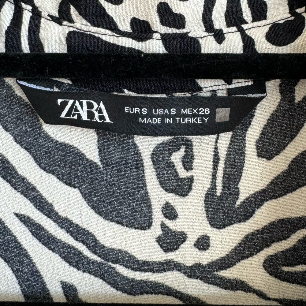 ZARA Zebra Print White Black Mini Dress Size Small - Picture 6 of 7